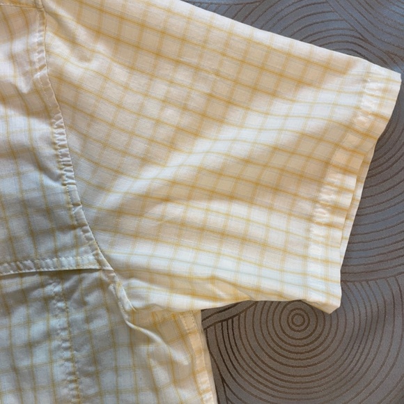 Men’s Patagonia Shirt | Short Sleeve - Picture 9 of 9